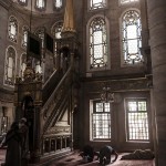 Orando a la mezquita. Turquía